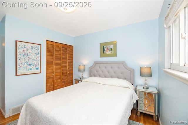 27621 Thomas Avenue, Warren, MI 48092