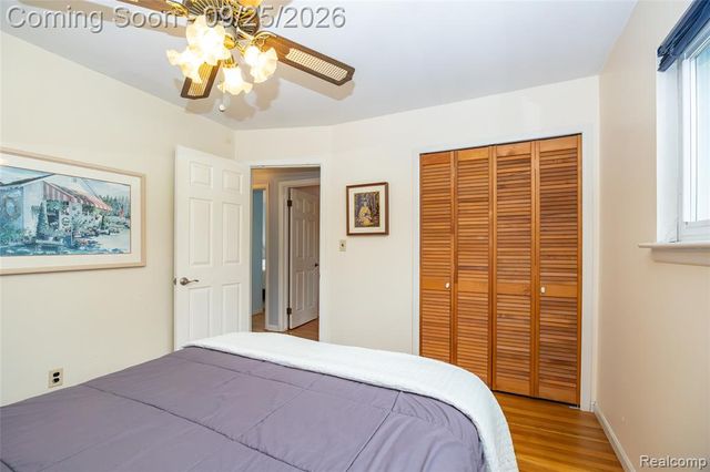 27621 Thomas Avenue, Warren, MI 48092