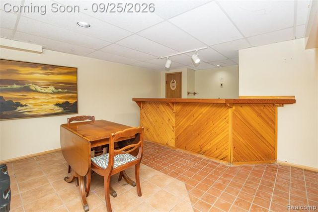 27621 Thomas Avenue, Warren, MI 48092