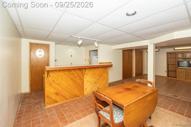 27621 Thomas Avenue, Warren, MI 48092