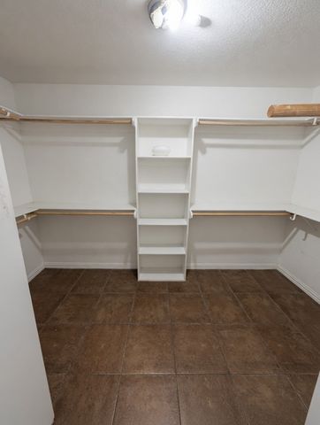 673 S Heights Drive, Crowley, TX 76036
