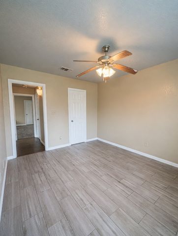 673 S Heights Drive, Crowley, TX 76036