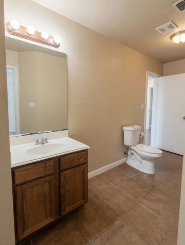 673 S Heights Drive, Crowley, TX 76036