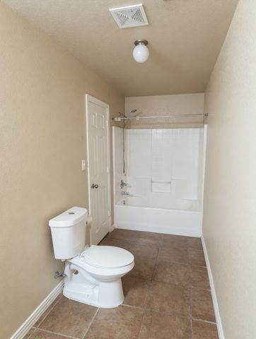 673 S Heights Drive, Crowley, TX 76036