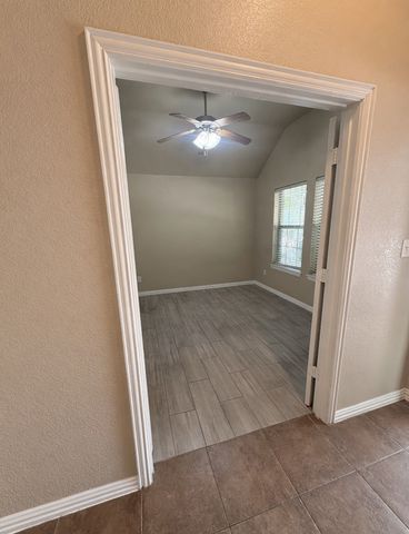 673 S Heights Drive, Crowley, TX 76036