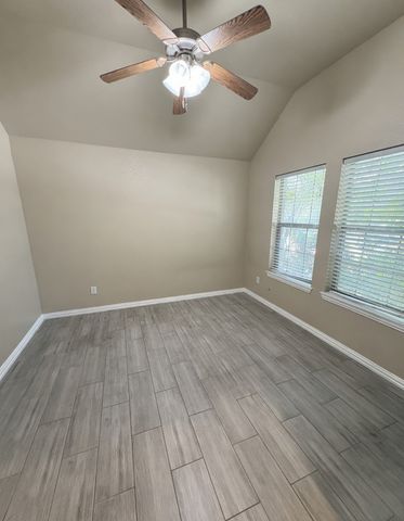 673 S Heights Drive, Crowley, TX 76036