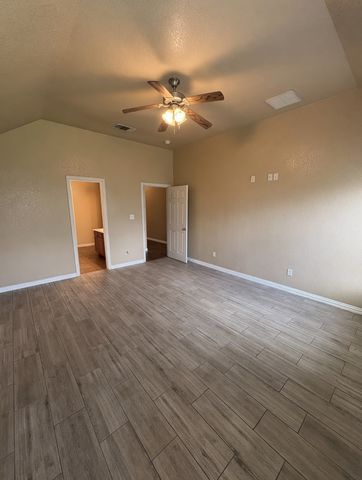 673 S Heights Drive, Crowley, TX 76036