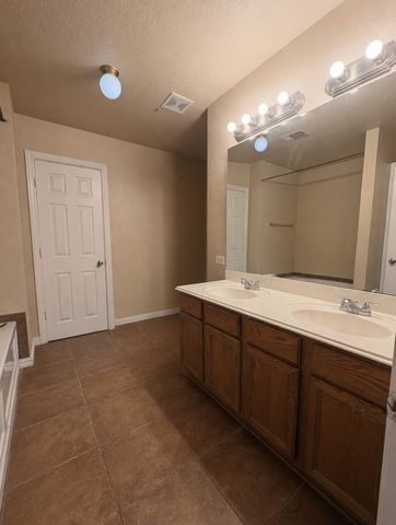 673 S Heights Drive, Crowley, TX 76036