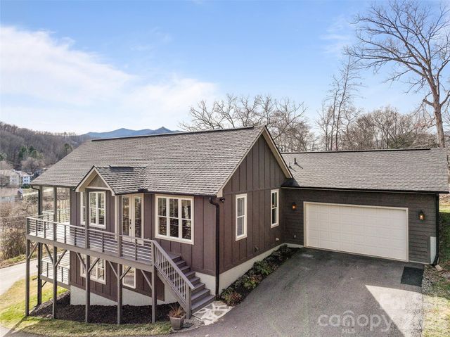 189 Greenview Drive, Waynesville, NC 28786