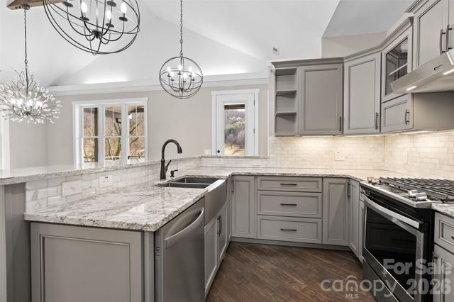 189 Greenview Drive, Waynesville, NC 28786