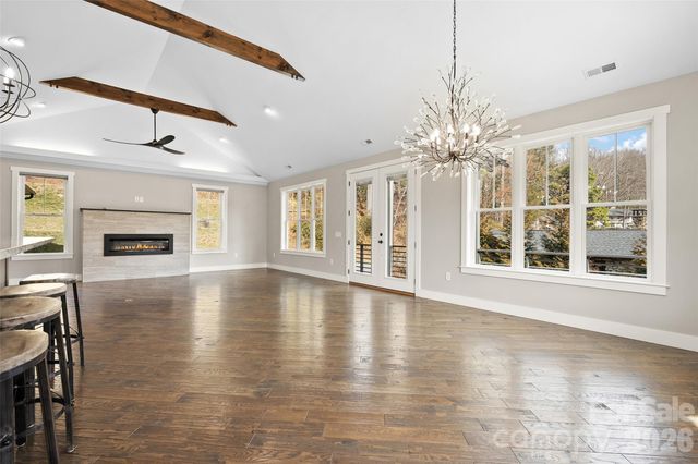 189 Greenview Drive, Waynesville, NC 28786