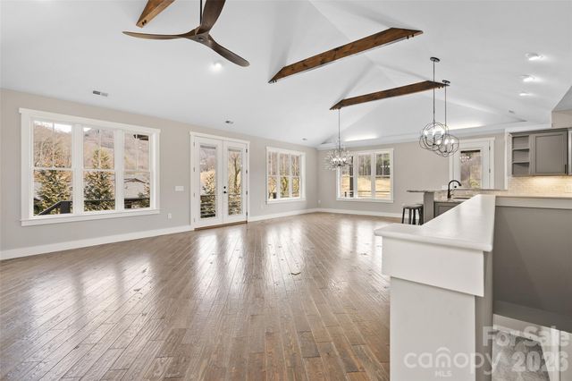 189 Greenview Drive, Waynesville, NC 28786