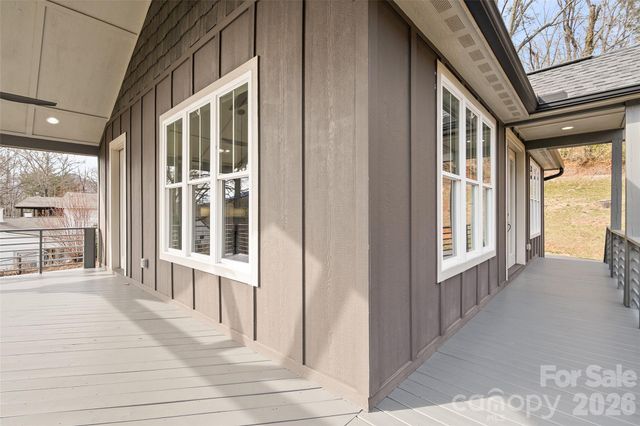 189 Greenview Drive, Waynesville, NC 28786