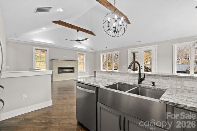 189 Greenview Drive, Waynesville, NC 28786