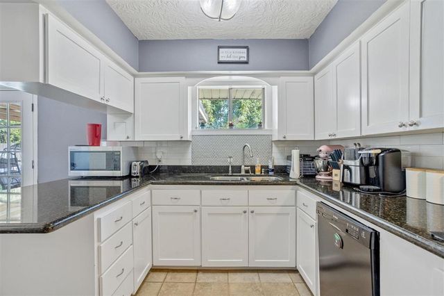 1492 Becky, Lake Charles, LA 70611