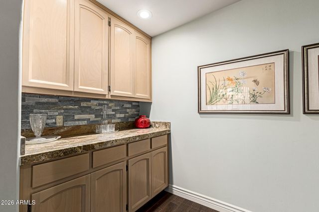 8100 E CAMELBACK Road 151, Scottsdale, AZ 85251