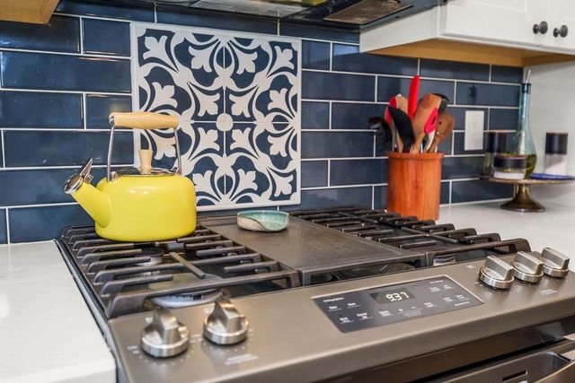 4906 NW Barry Road, Kansas City, MO 64154