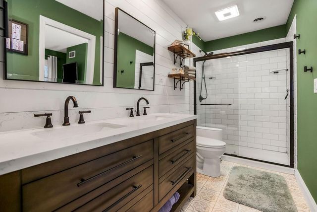 4906 NW Barry Road, Kansas City, MO 64154