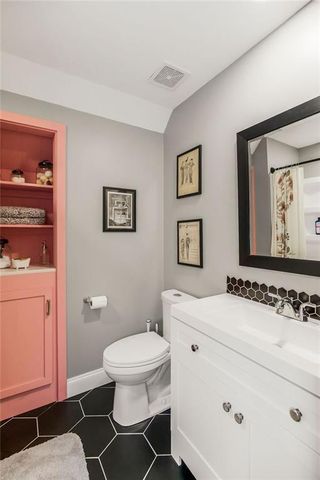 4906 NW Barry Road, Kansas City, MO 64154