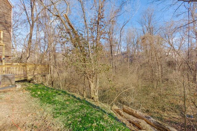 4906 NW Barry Road, Kansas City, MO 64154