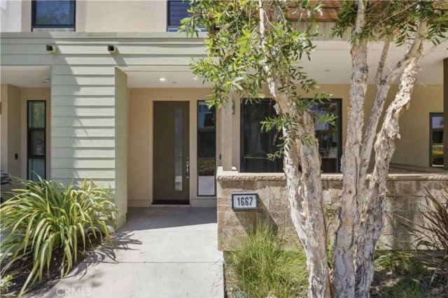 1667 Grand View, Costa Mesa, CA 92627
