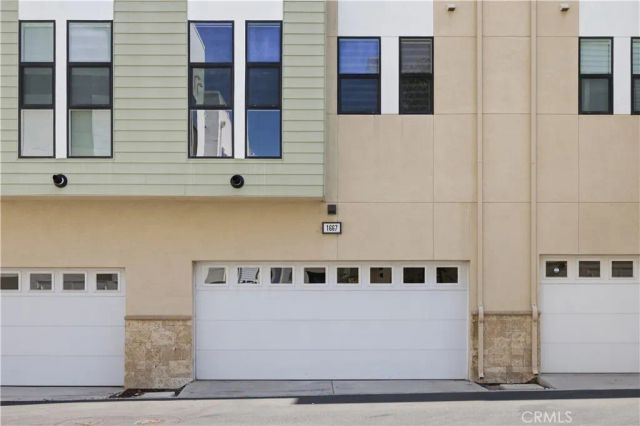 1667 Grand View, Costa Mesa, CA 92627