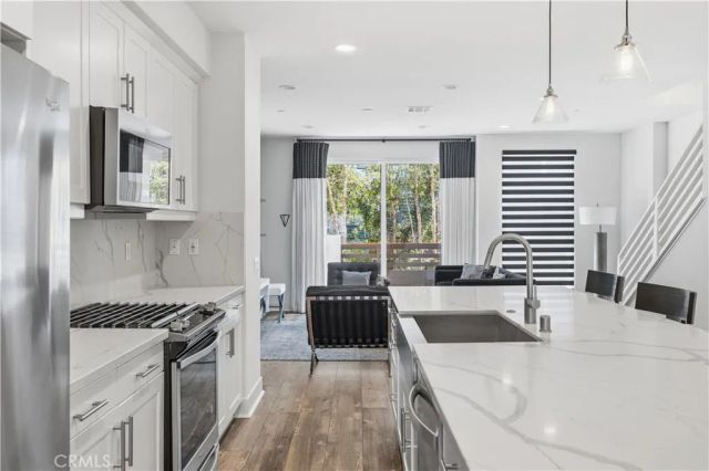 1667 Grand View, Costa Mesa, CA 92627