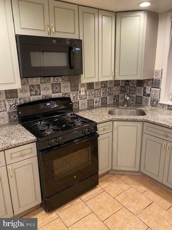 2031 N 9TH ST, Philadelphia, PA 19122 — photo 4