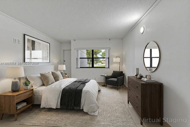 200 Lakeview Drive 101, Weston, FL 33326