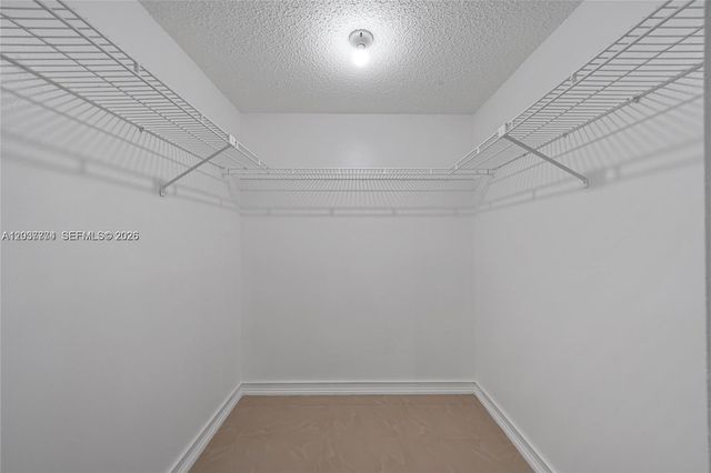 200 Lakeview Drive 101, Weston, FL 33326