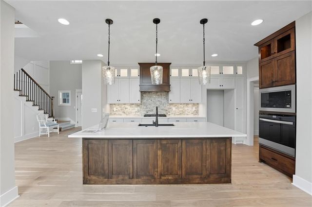 10407 N Liberty Street, Kansas City, MO 64155