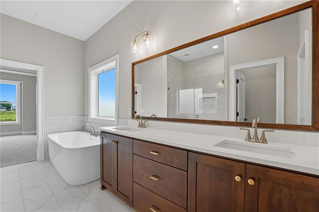 10407 N Liberty Street, Kansas City, MO 64155