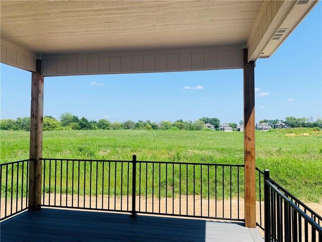 10407 N Liberty Street, Kansas City, MO 64155