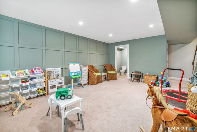 39 Maple Tree Avenue 15, Stamford, CT 06906