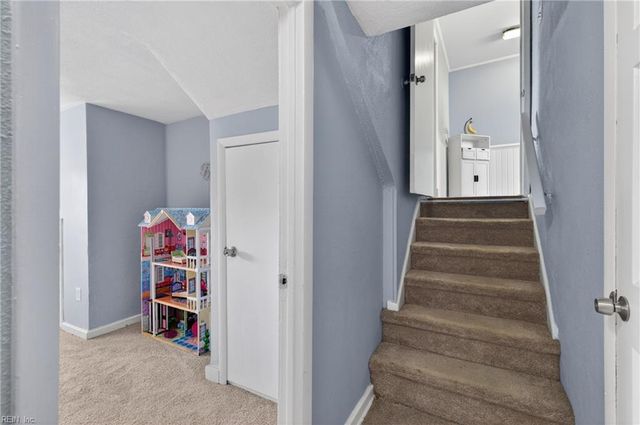 32 Lancaster TER, Hampton, VA 23666
