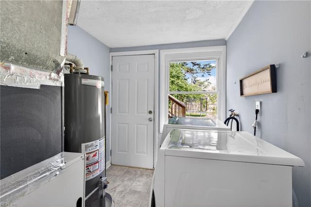 32 Lancaster TER, Hampton, VA 23666