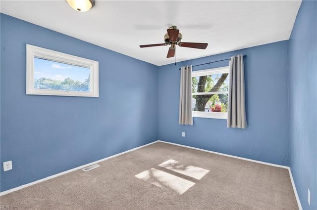 32 Lancaster TER, Hampton, VA 23666