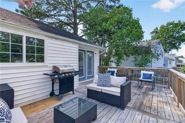 32 Lancaster TER, Hampton, VA 23666
