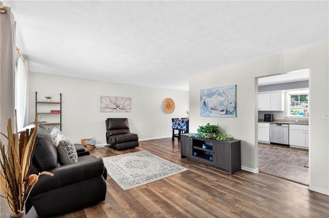 32 Lancaster TER, Hampton, VA 23666