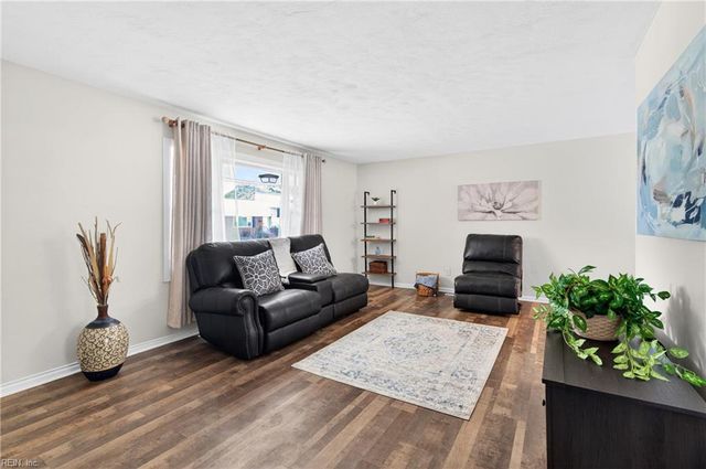 32 Lancaster TER, Hampton, VA 23666