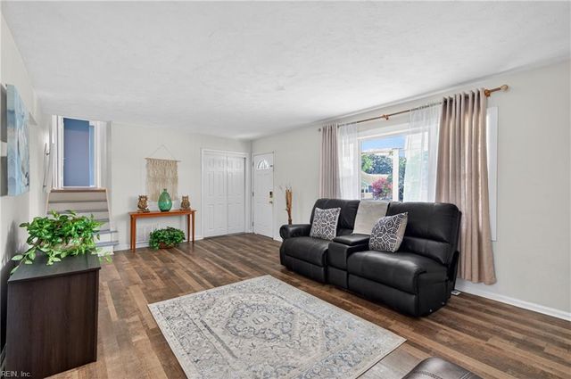 32 Lancaster TER, Hampton, VA 23666