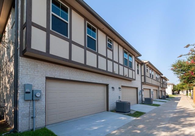 8708 Tudor Place, Dallas, TX 75228