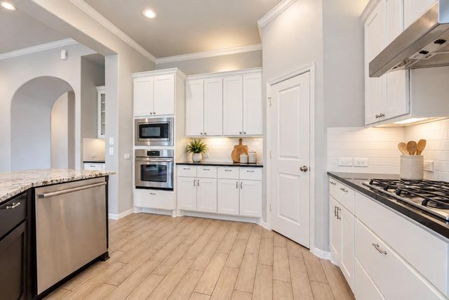 111 Riverbend Way, Montgomery, TX 77316