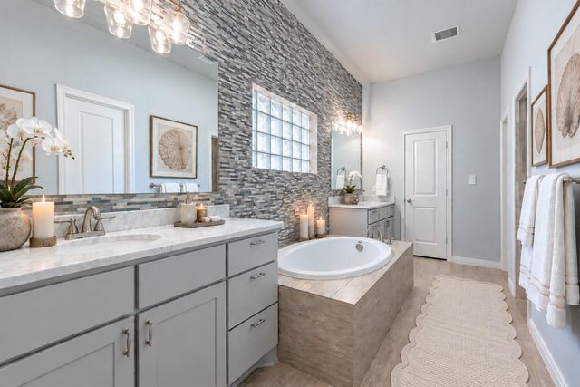 111 Riverbend Way, Montgomery, TX 77316