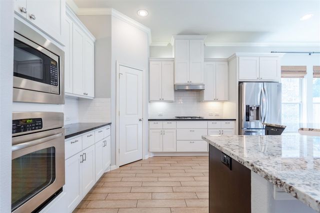 111 Riverbend Way, Montgomery, TX 77316