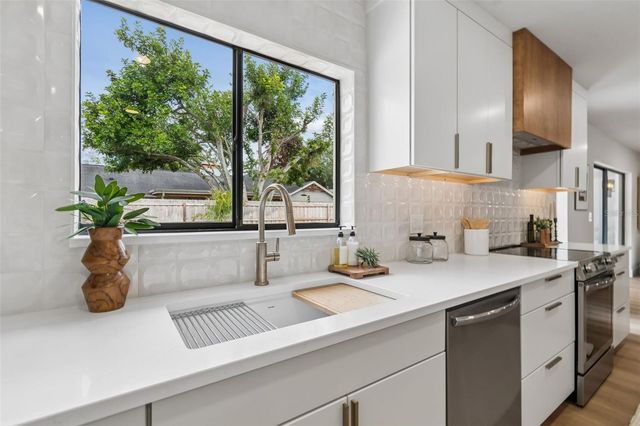 11913 NICKLAUS CIRCLE, Tampa, FL 33624