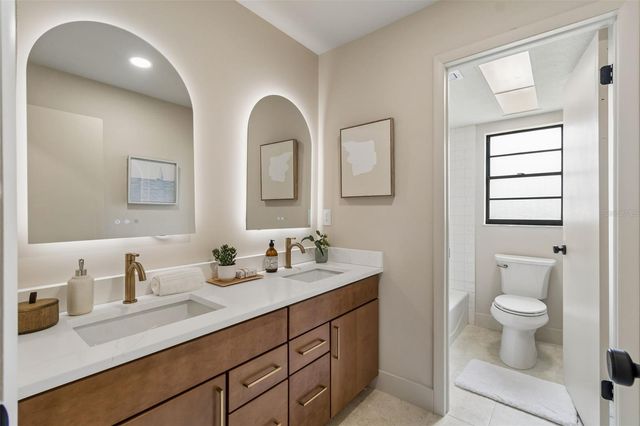 11913 NICKLAUS CIRCLE, Tampa, FL 33624