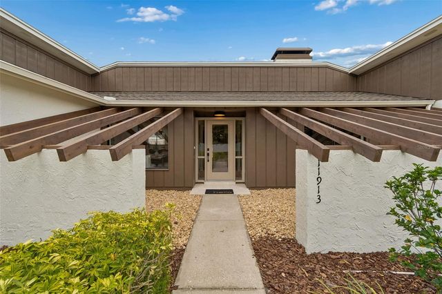 11913 NICKLAUS CIRCLE, Tampa, FL 33624