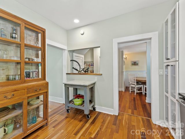 102 Courtland Avenue, Asheville, NC 28801