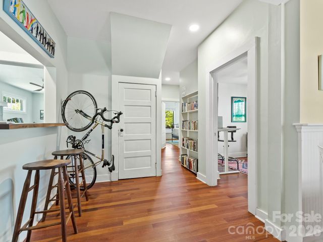 102 Courtland Avenue, Asheville, NC 28801